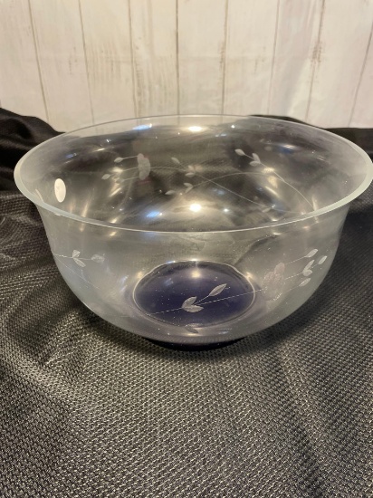 Princess House Hand Blown Heritage Crystal Bowl with Blue Base 387