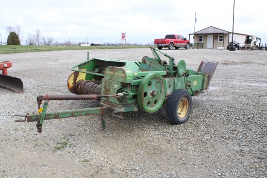 John Deere 24T square baler