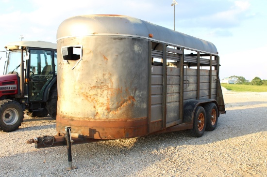 '89 Boss 16' cattle trailer