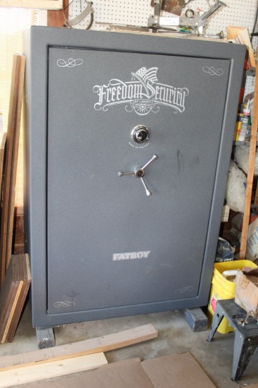 2013 Liberty LZ64 Fatboy 64 gun safe