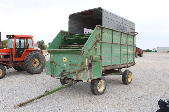 John Deere 122 Chuck Wagon