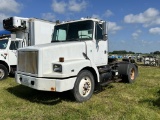 1992 Volvo VN day cab semi