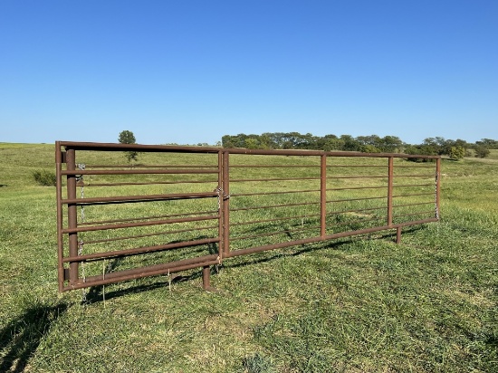 24’ freestanding cattle panel w/ Gate
