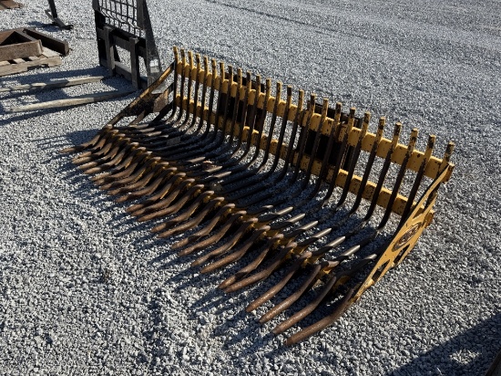 Shoule B-8 skid steer rock bucket