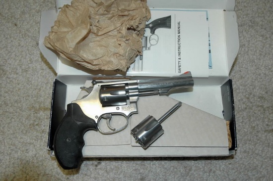 S&W 651