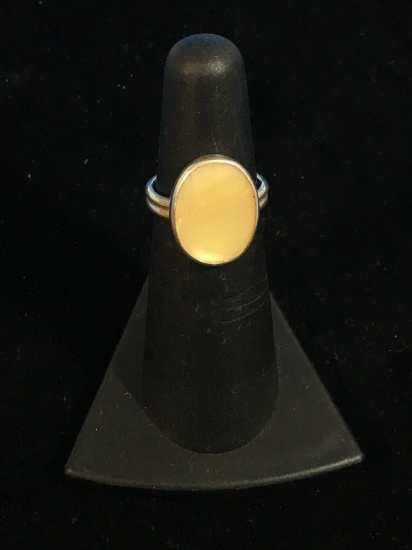 Sterling Silver & Yellow Mother of Pearl Ring - Size 4.5