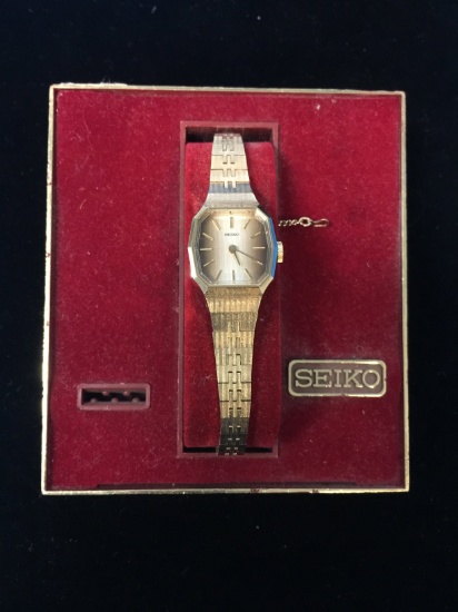 Vintage Gold Tone Women's Seiko Watch with Gold Tone Band