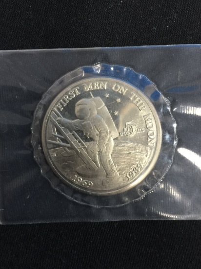 Uncirculated 1989 First Men on The Moon - Marshall Islands $5 Coin