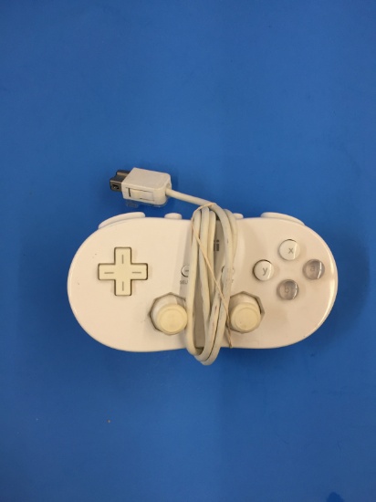 Nintendo Wii Traditional Game Pad Controller