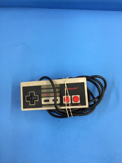 Nintendo NES Game Pad Controller