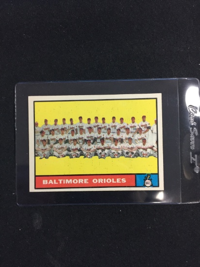 1961 Topps #159 Baltimore Orioles Team Card Baseball Card