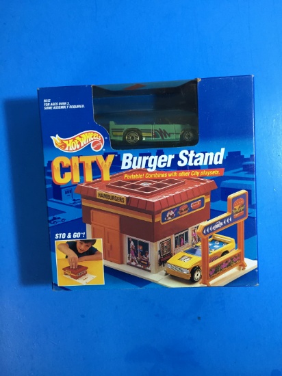 HOT WHEELS NEW IN PACKAGE - City Burger Stand
