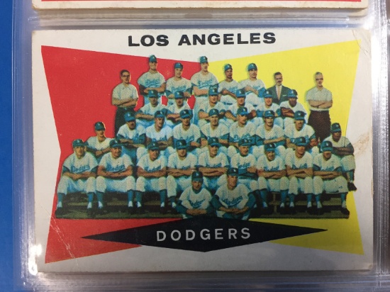 1960 Topps #18 Los Angeles Dodgers Team Card