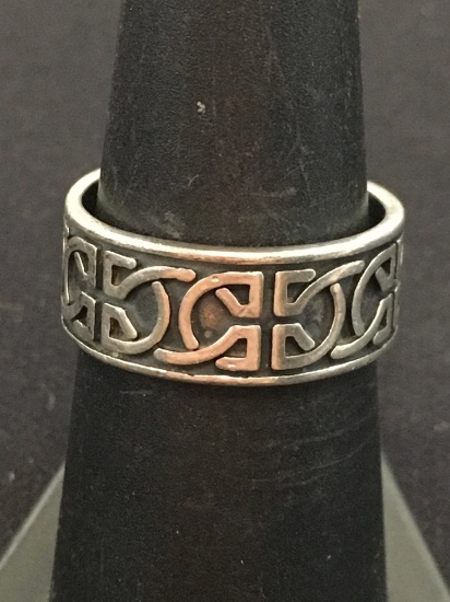 Modern Celtic Knot Pipe Style Ring Band  - Size 7