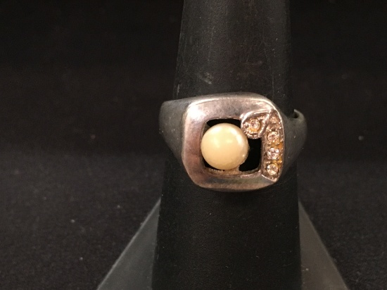 Modern Designed Pearl Sterling Silver Ring - Size 7.5