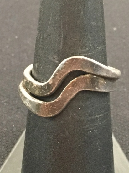 Contemporary Wave Designed Sterling Silver Ring Band - Size 6.75