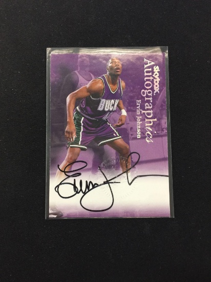 1999-00 Skybox Autographics Ervin Johnson Bucks Autograph Card