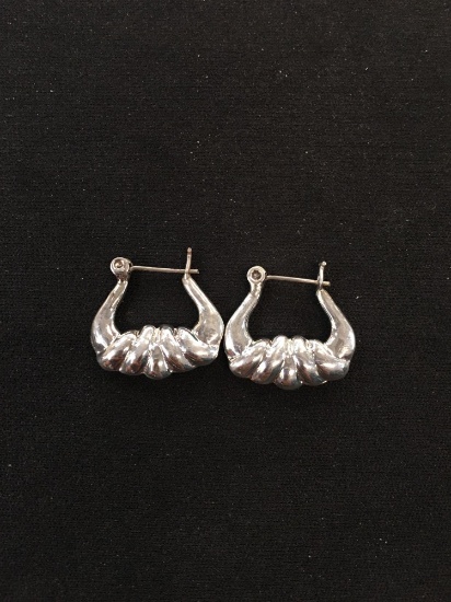 Vintage Scallop Styled Sterling Silver Pair of Petite Hoop Earrings