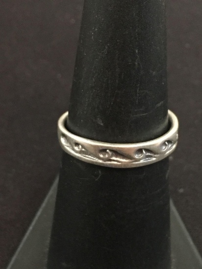 Ying-Yang Wave Styled Sterling Silver Ring Band - Size 6.5