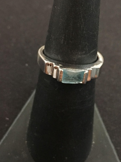 Blue Topaz Sterling Silver Ring - Size 6