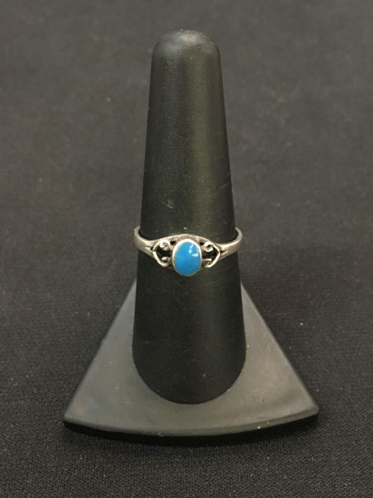 Beautiful Blue Turquoise Sterling Silver Ring - Sz 7.5 (1.4 Grams)