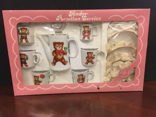 Adorable Vintage Kinder-Porzellan-Service Porcelain Teddy Bear Tea Set |  Art, Antiques & Collectibles Toys Teddy Bears & Stuffed Animals | Online  Auctions | Proxibid