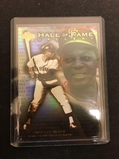 2001 Upper Deck Hall of Fame Gallery Willie Mays Giants Baseball Card