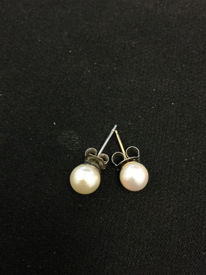 Round White 6 mm Pearl Stud Earrings
