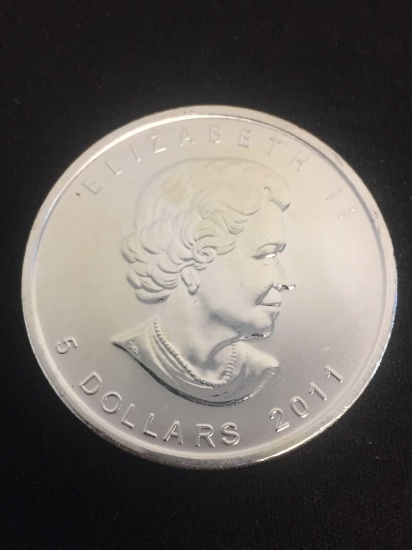 2011 Canadian $5 Maple Leaf 1 Ounce .9999 Fine Silver Bullion Coin