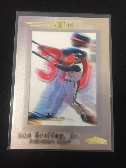 2001 Fleer Showcase Avant #108 Ken Griffey Jr. Reds Short Print Card