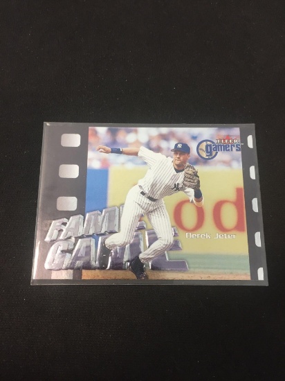2000 Fleer Gamers Fame Game Derek Jeter Yankees Insert Baseball Card