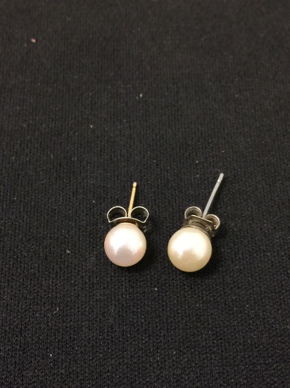 Round White 6 mm Pearl Stud Earrings