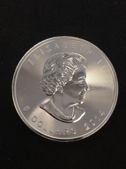 2014 Canada 1 Troy Ounce .999 Fine Silver $5 Maple Leaf Silver Bullion Round Coin