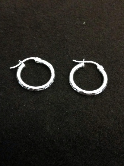 FAS Designed 15mm Diameter 2mm Wide Pair of Diamond Cut Sterling Silver Hoop Earrings-1 Gram