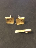 Swank Designed Matched Set Textured & High Polished Gold-Tone Alloy, Pair of Square Cufflinks &