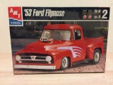 AMT ERTL '53 Ford Flipnose 1:25 Scale Model Kit (Skil 2)