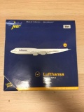 Gemini Jets Lufthansa Boeing 747-8 1:400 Scale Model