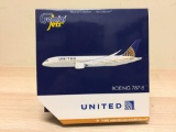 Gemini Jets United Boeing 787-8 1:400 Scale Die-Cast Model Aircraft