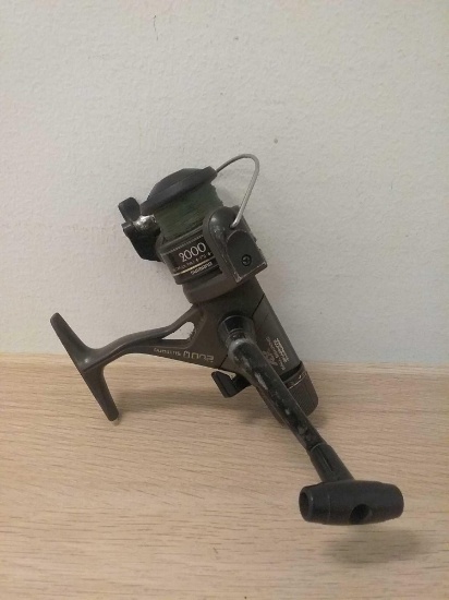 Shimano 2000 Spinning Fishing Reel