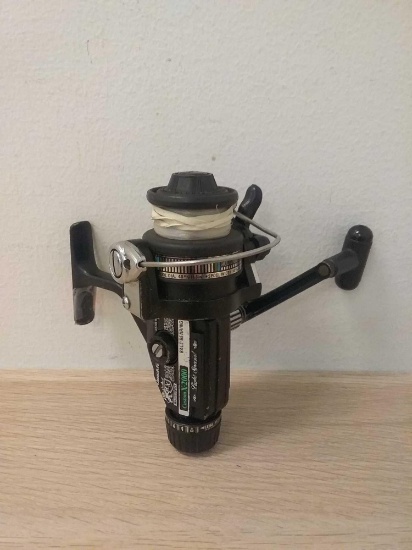 NICE Shimano Custom X-2000 Quickfire Spinning Fishing Reel