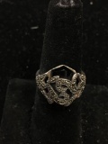 Barrel Fashioned 17x8mm Onyx Center w/ Milgrain Marcasite Accented Ribbon Overlay Vintage Sterling
