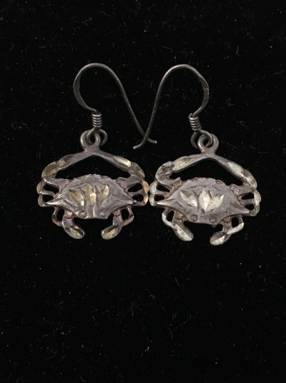 Hand-Carved Ocean Crab Motif 0.75in Tall Pair of Sterling Silver Earrings