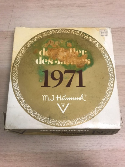 1971 MJ Hummel Annual Plate in Original Box