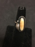 Beautiful Ivory Colored Stone Old Pawn Sterling Silver Leaf Ring Sz 5.5