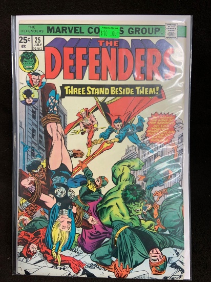 Defenders #25 Comic Book from Amazing Collection