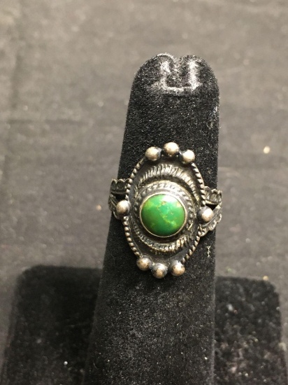 Detailed Old Pawn East Indian Style 20mm Long Detailed Signed Designer Ring Band w/ Round Malachite