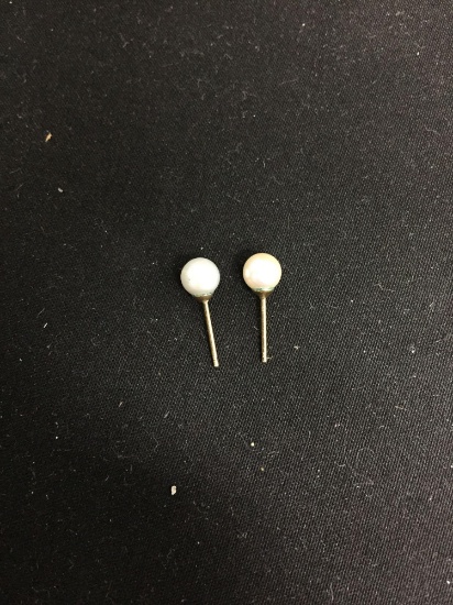 Round 5mm White Pearl Center Gold-Tone Post Pair of Sterling Silver Stud Earrings