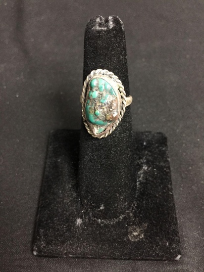 Oval 18x10mm Rough Turquoise Gem Center Rope Framed Old Pawn Native American Sterling Silver Ring