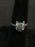 Broken Edge Turquoise Inlaid Oval 10x9mm Horseshoe Themed Old Pawn Mexico Sterling Silver Ring Band