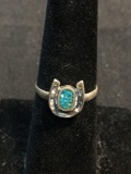 Broken Edge Turquoise Inlaid Oval 10x9mm Horseshoe Themed Old Pawn Mexico Sterling Silver Ring Band